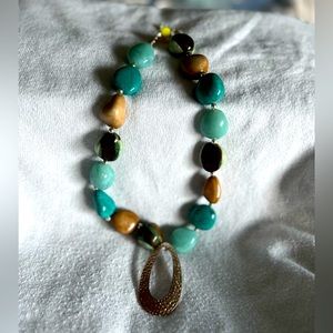 Pretty green coloured necklace